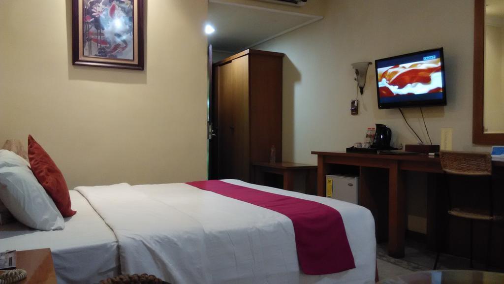 Lotus Garden Hotel Kediri  Extérieur photo