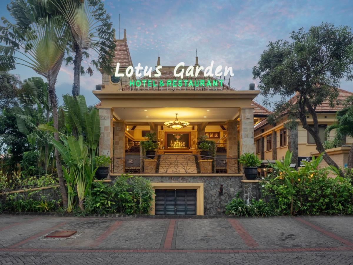 Lotus Garden Hotel Kediri  Extérieur photo