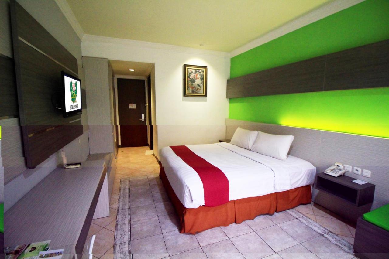 Lotus Garden Hotel Kediri  Extérieur photo