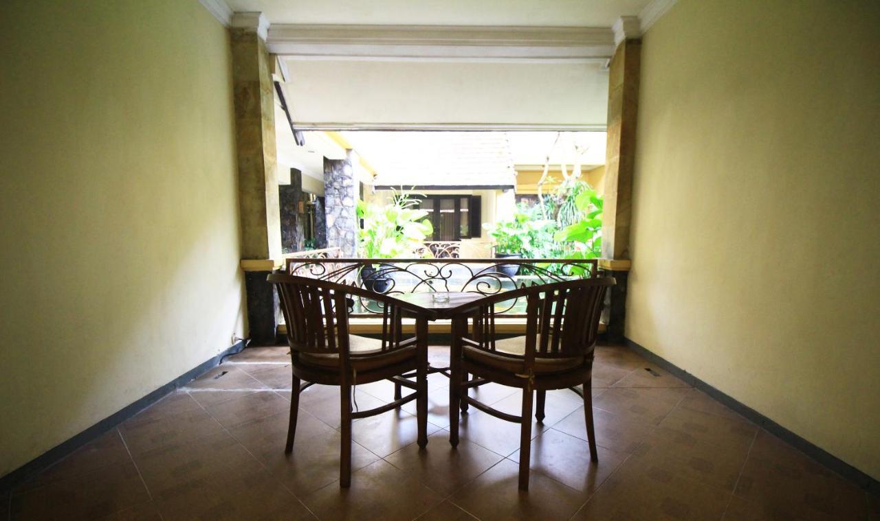 Lotus Garden Hotel Kediri  Extérieur photo