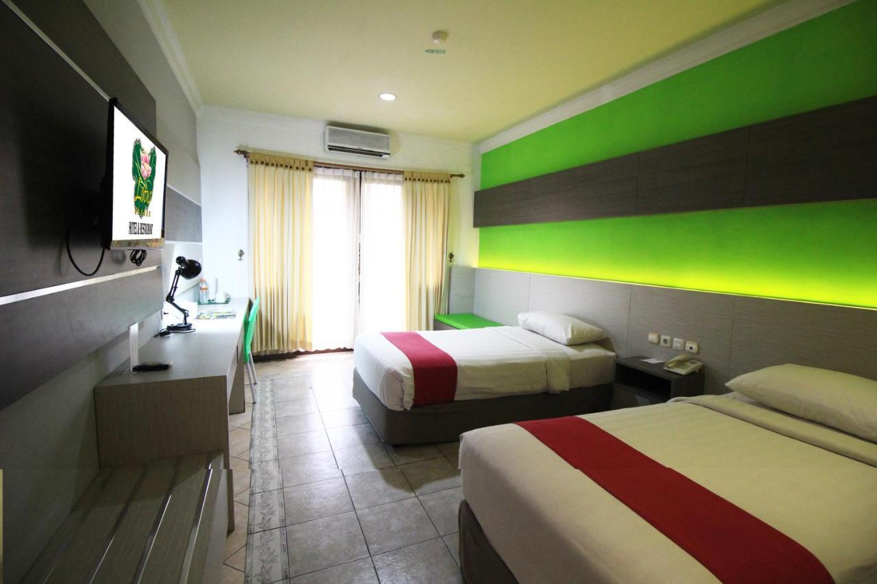 Lotus Garden Hotel Kediri  Extérieur photo