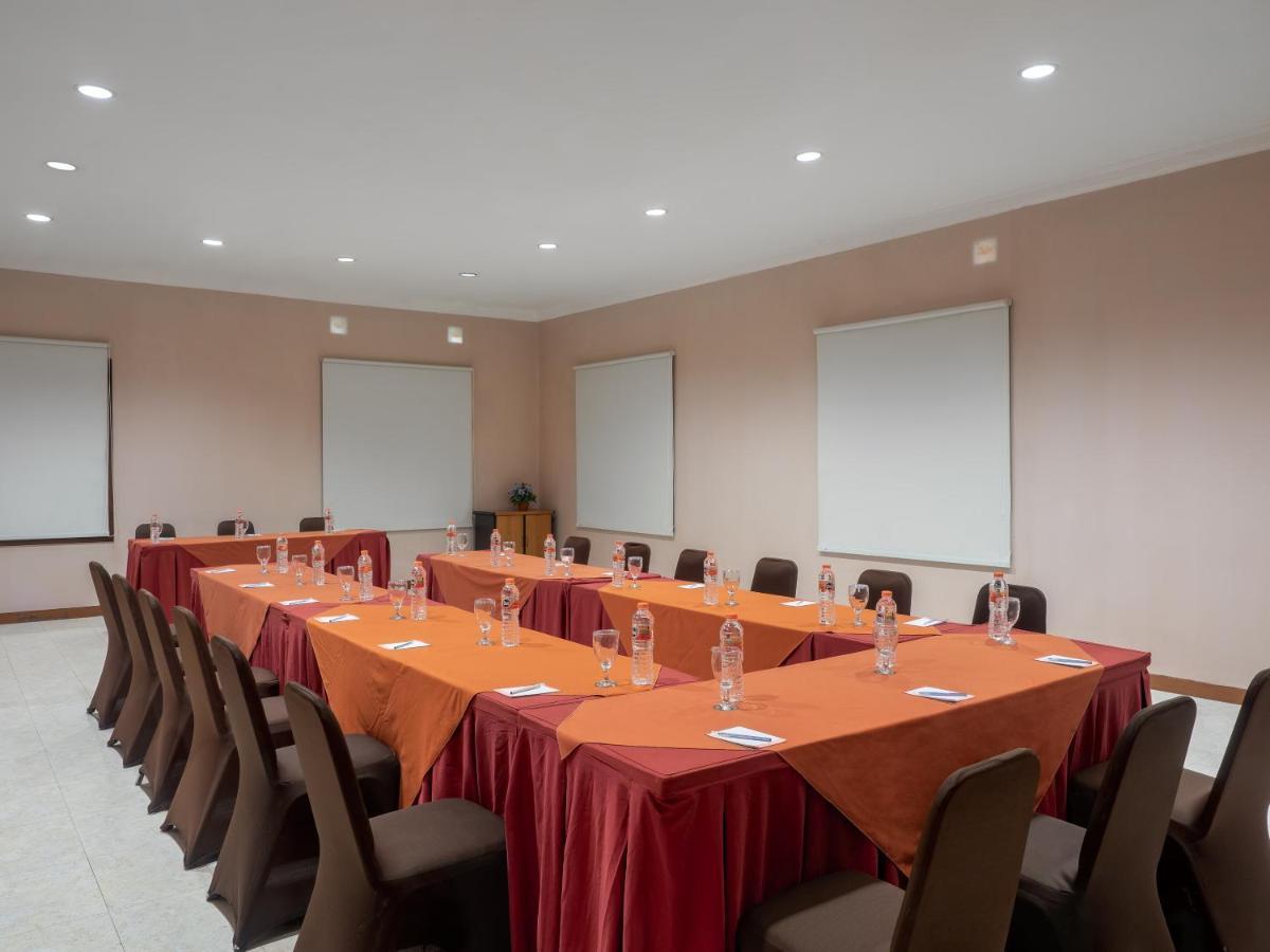 Lotus Garden Hotel Kediri  Extérieur photo