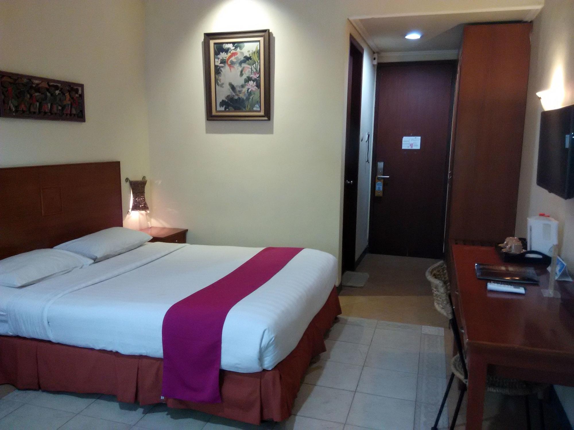Lotus Garden Hotel Kediri  Extérieur photo