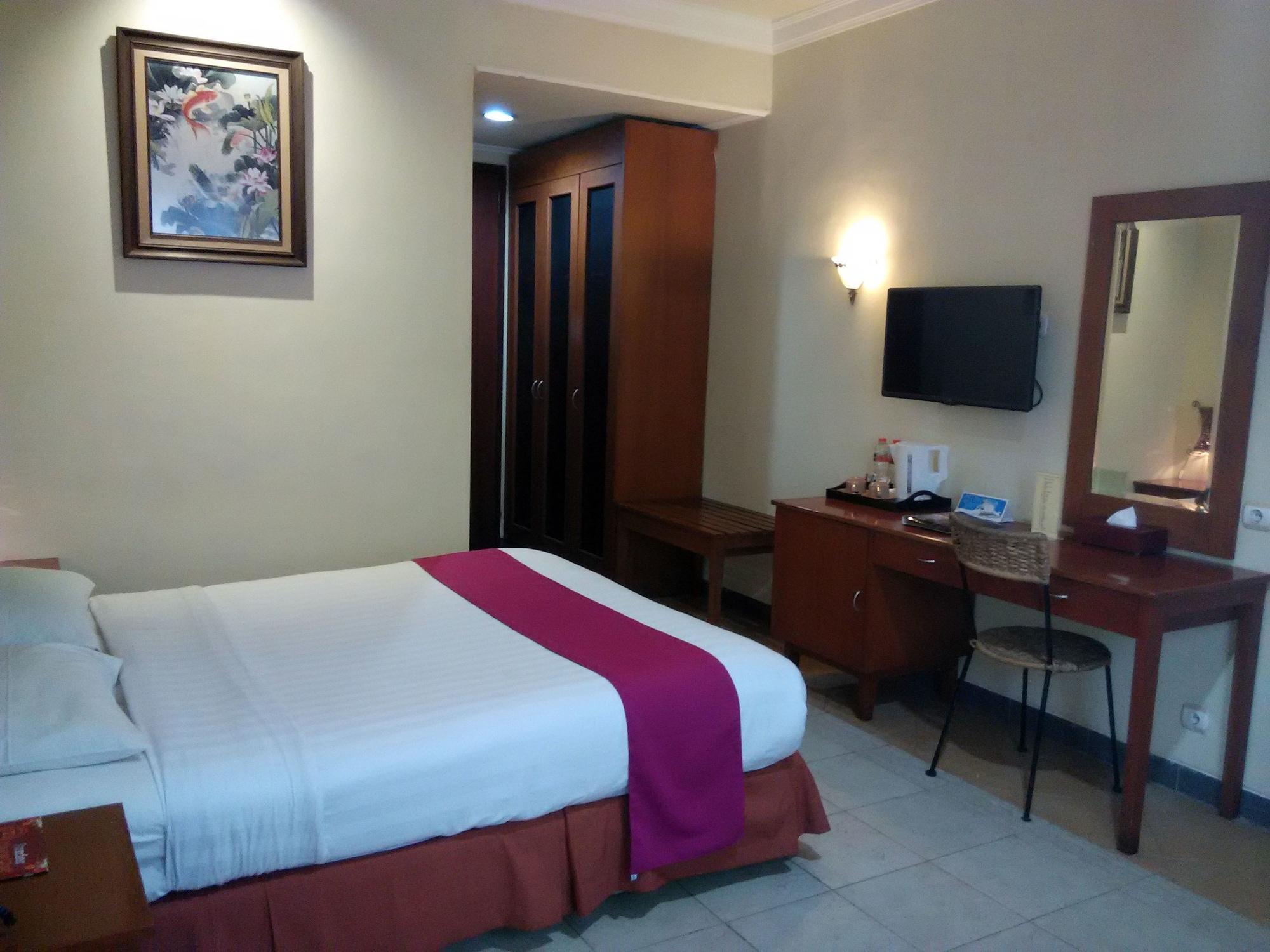 Lotus Garden Hotel Kediri  Extérieur photo