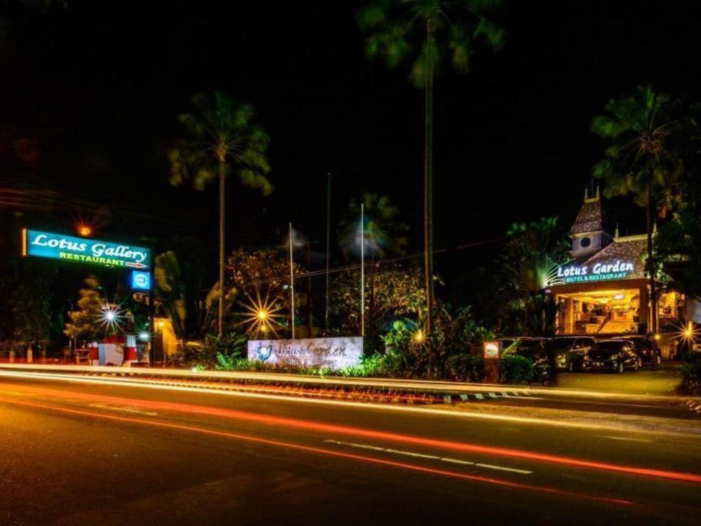 Lotus Garden Hotel Kediri  Extérieur photo