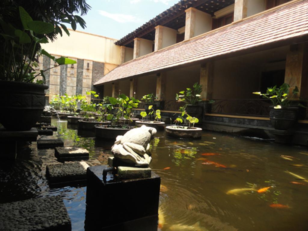 Lotus Garden Hotel Kediri  Extérieur photo
