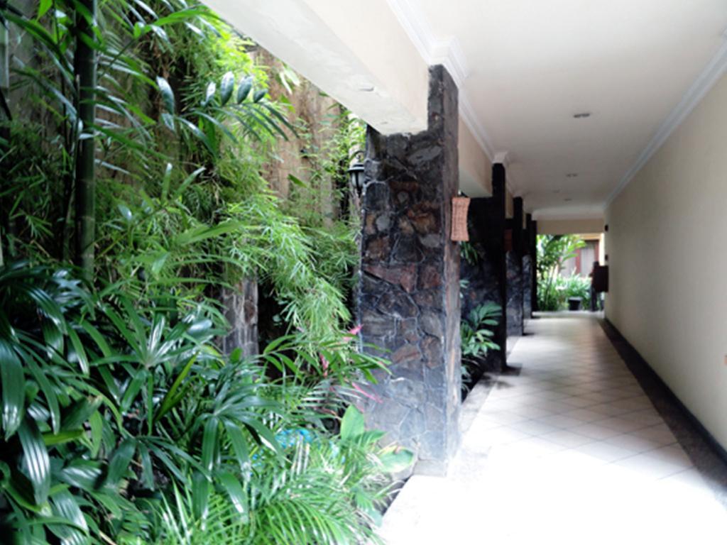 Lotus Garden Hotel Kediri  Extérieur photo